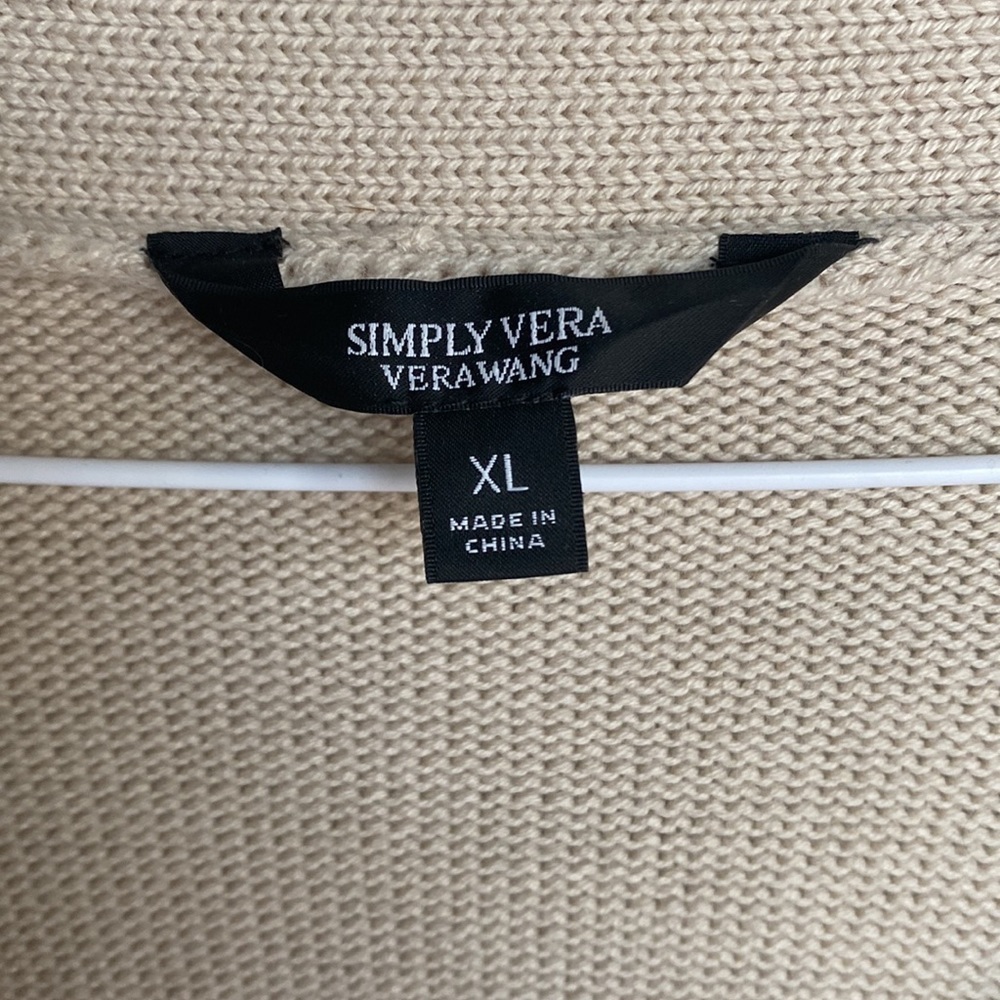 Simply Vera Wang Sweater. Size XL - Picture 4 of 5